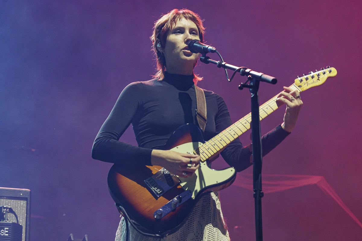 The Last Dinner Party @ Vorst Nationaal, picture 6, photographed by Peter Smet - FrontView Magazine