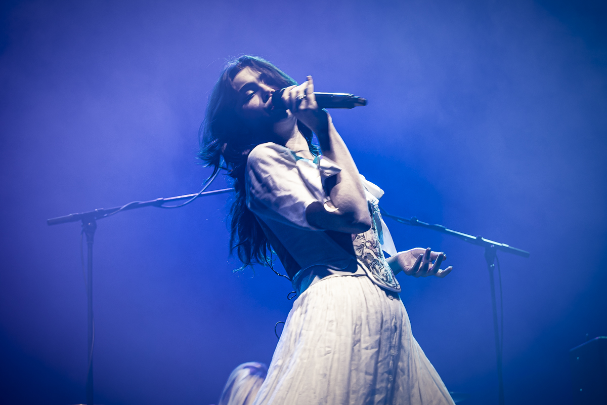 The Last Dinner Party @ Vorst Nationaal, picture 10, photographed by Peter Smet - FrontView Magazine