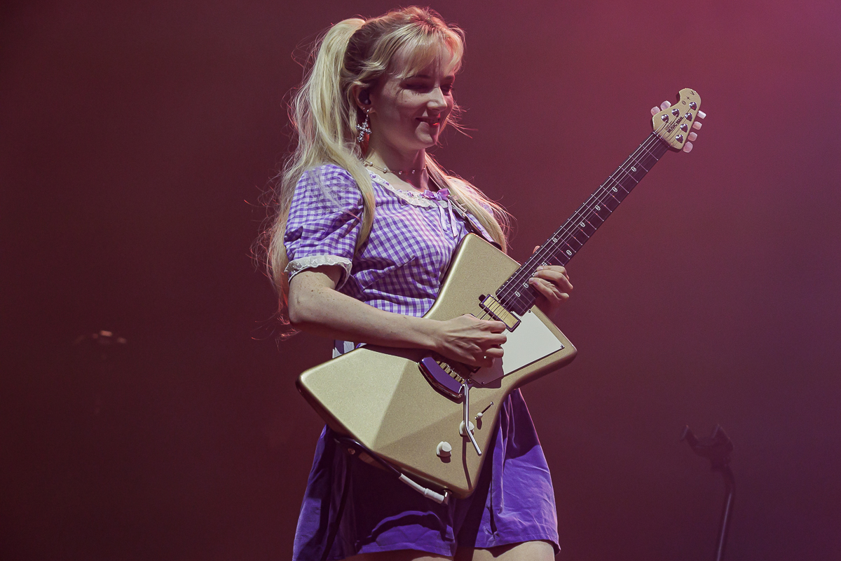 The Last Dinner Party @ Vorst Nationaal, picture 18, photographed by Peter Smet - FrontView Magazine