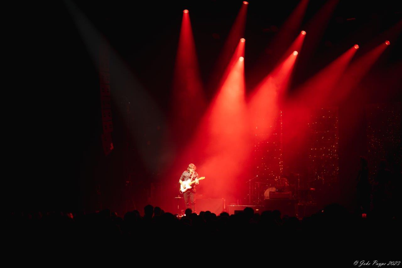 Ilse De Lange - Theatertour 2023 @ 013 Tilburg, picture 19, photographed by Joke Puype - FrontView Magazine