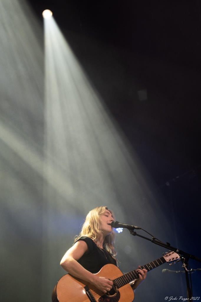 Ilse De Lange - Theatertour 2023 @ 013 Tilburg, picture 33, photographed by Joke Puype - FrontView Magazine