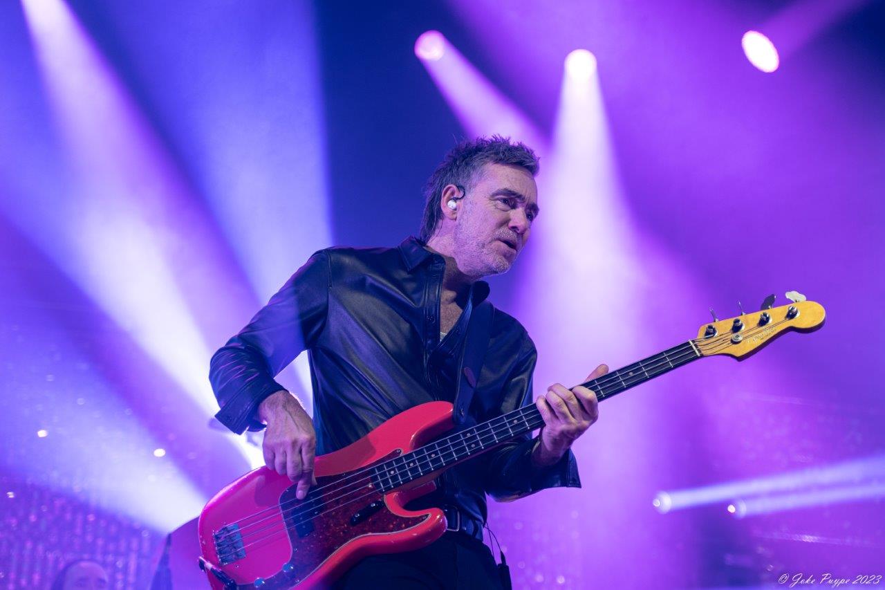Ilse De Lange - Theatertour 2023 @ 013 Tilburg, picture 35, photographed by Joke Puype - FrontView Magazine