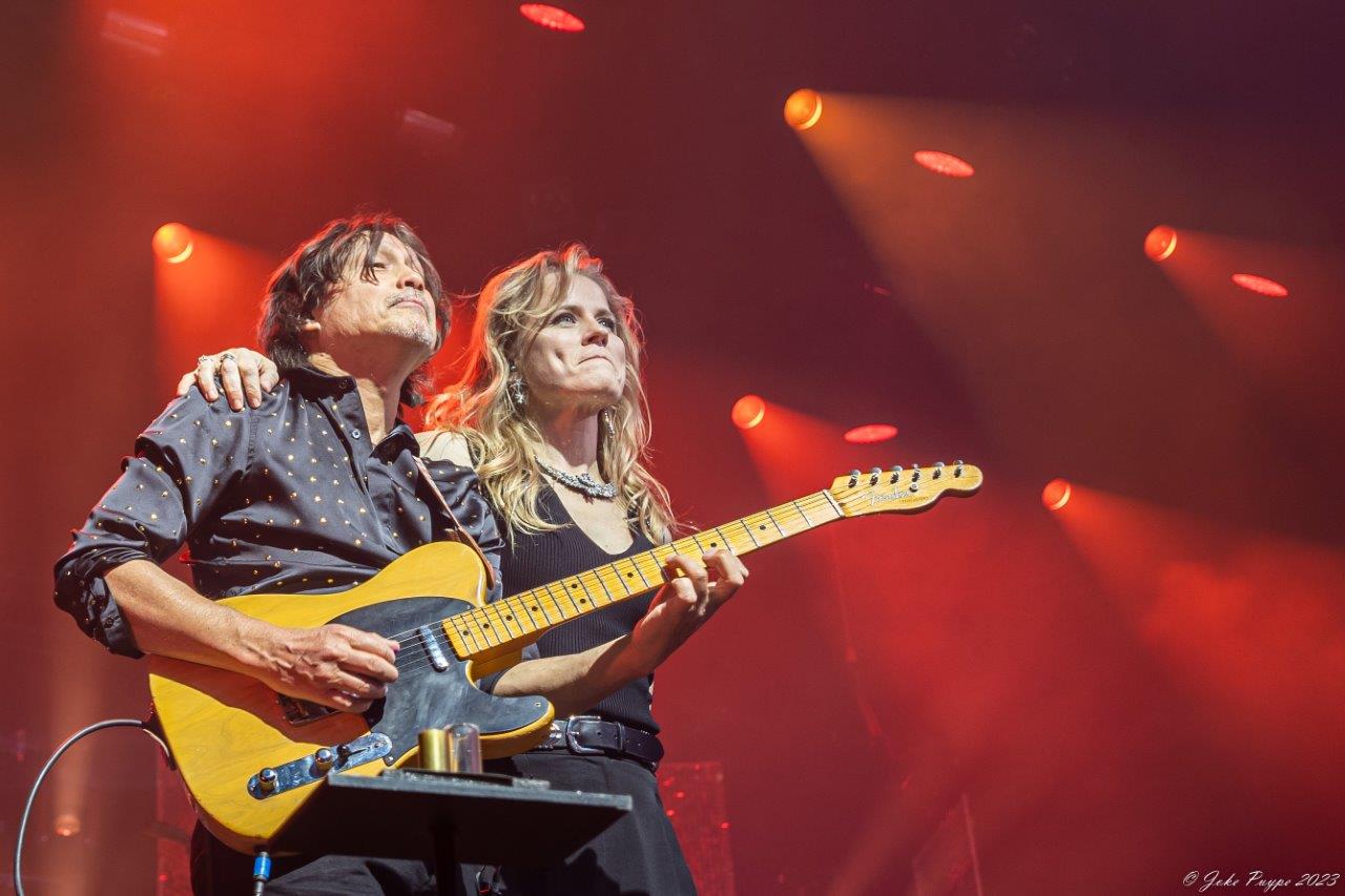 Ilse De Lange - Theatertour 2023 @ 013 Tilburg, picture 52, photographed by Joke Puype - FrontView Magazine