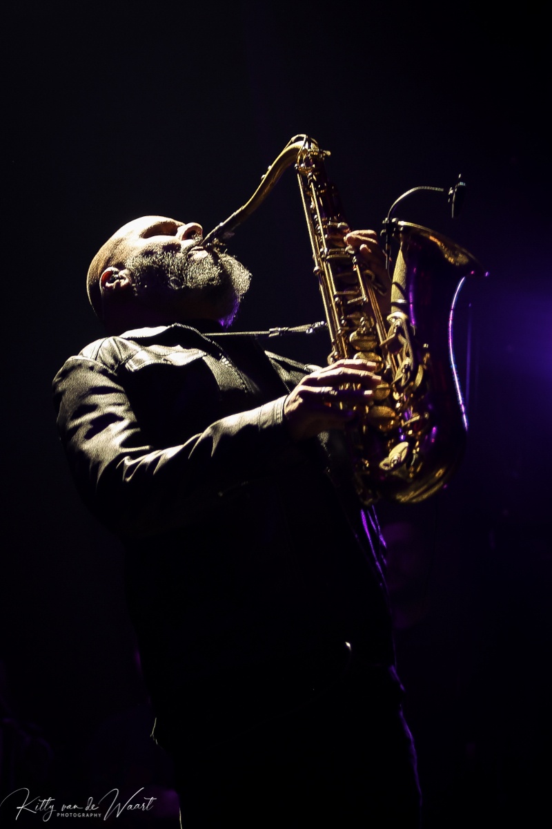 KARSU @ Effenaar, picture 6, photographed by Kitty van de Waart - FrontView Magazine