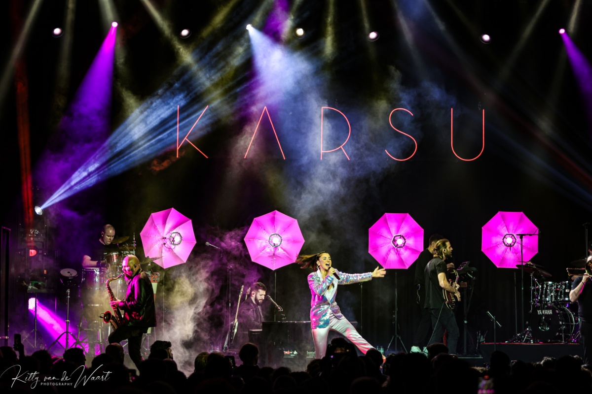 KARSU @ Effenaar, picture 11, photographed by Kitty van de Waart - FrontView Magazine