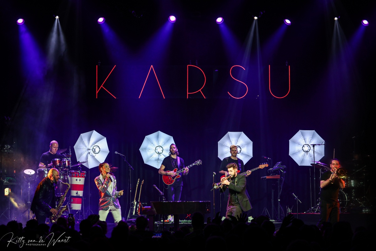 KARSU @ Effenaar, picture 16, photographed by Kitty van de Waart - FrontView Magazine