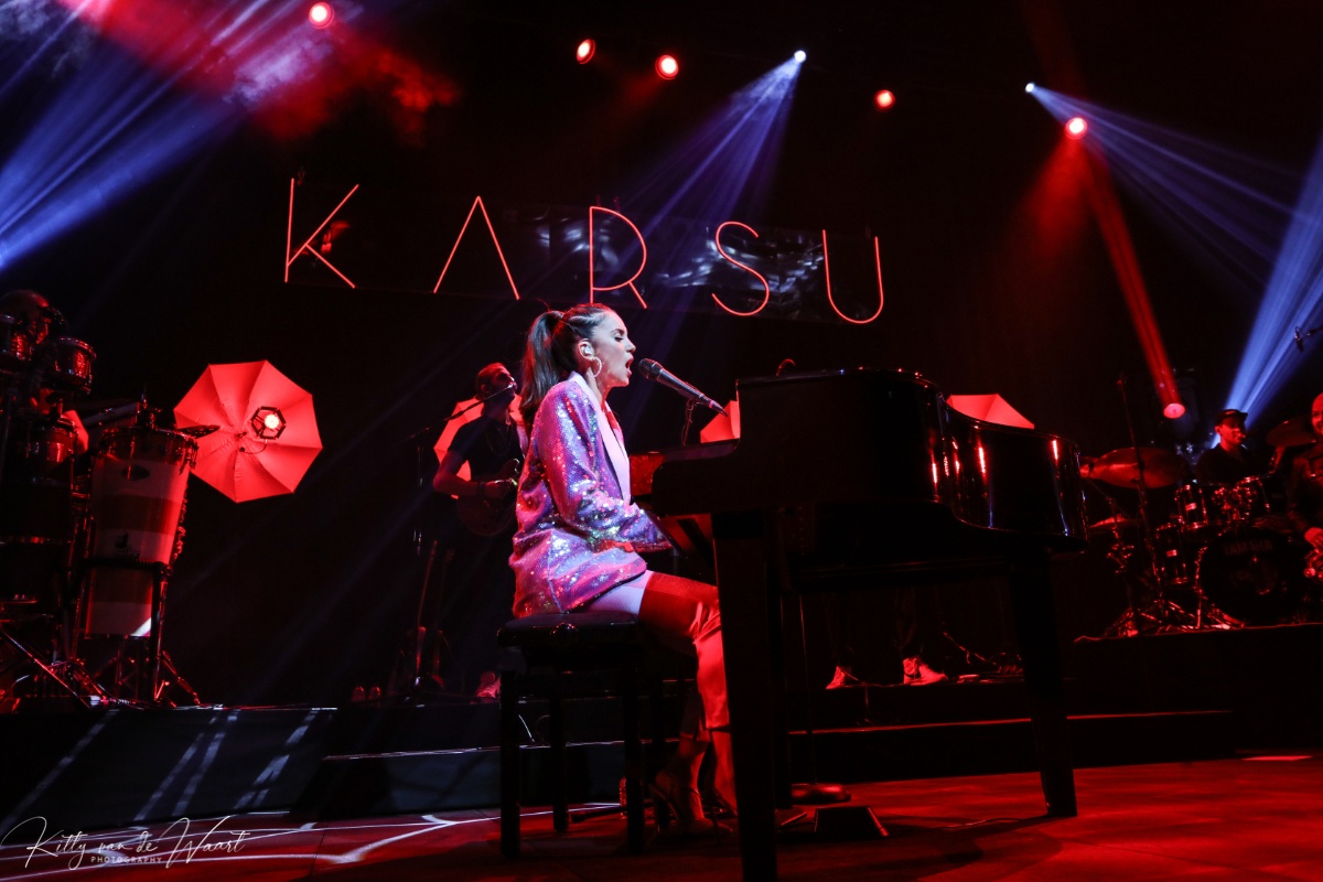 KARSU @ Effenaar, picture 18, photographed by Kitty van de Waart - FrontView Magazine