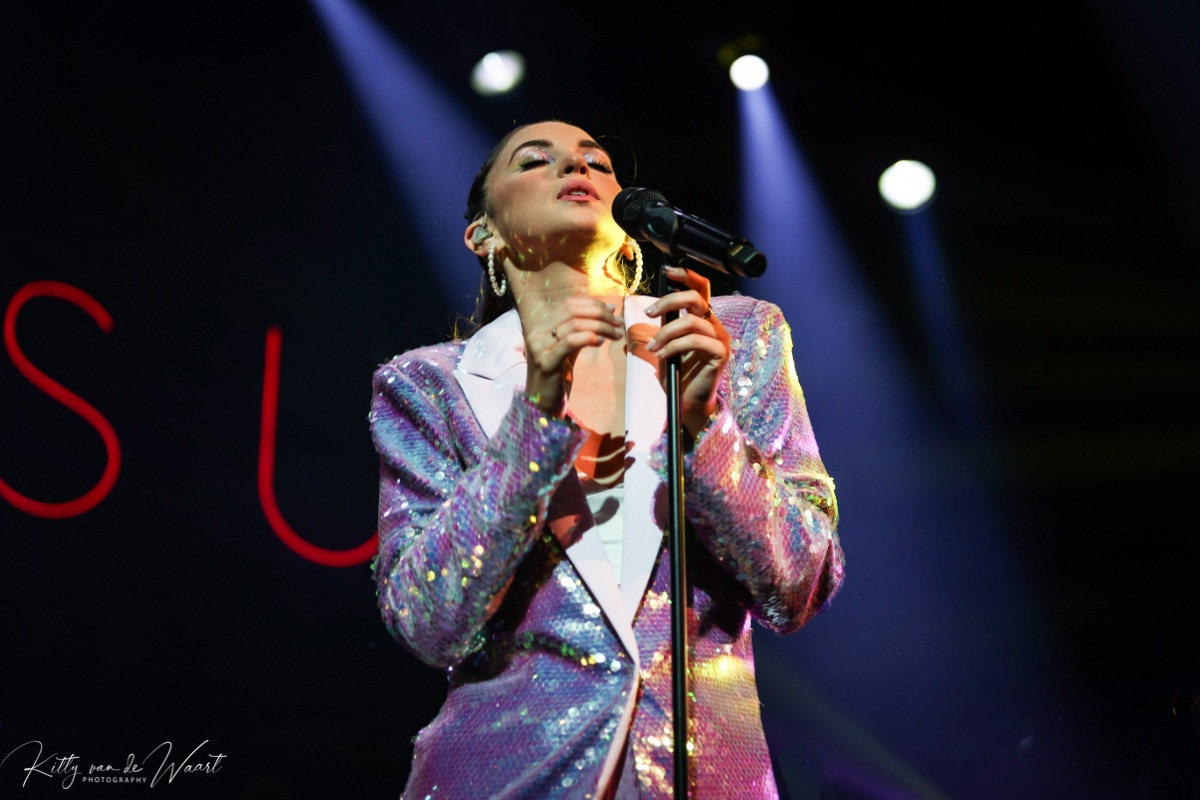 KARSU @ Effenaar, picture 21, photographed by Kitty van de Waart - FrontView Magazine