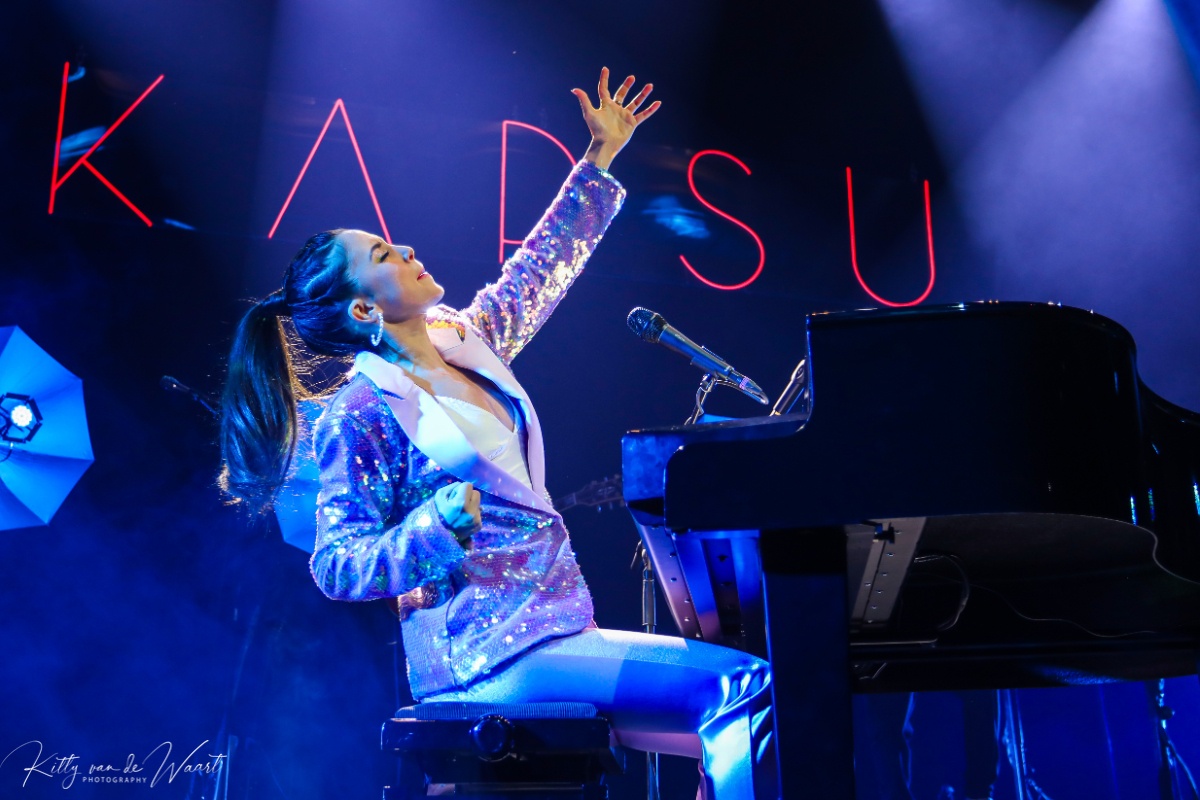 KARSU @ Effenaar, picture 27, photographed by Kitty van de Waart - FrontView Magazine