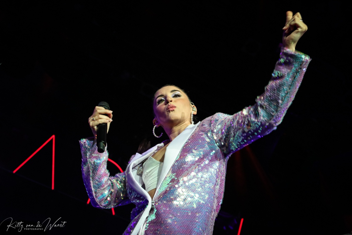 KARSU @ Effenaar, picture 38, photographed by Kitty van de Waart - FrontView Magazine