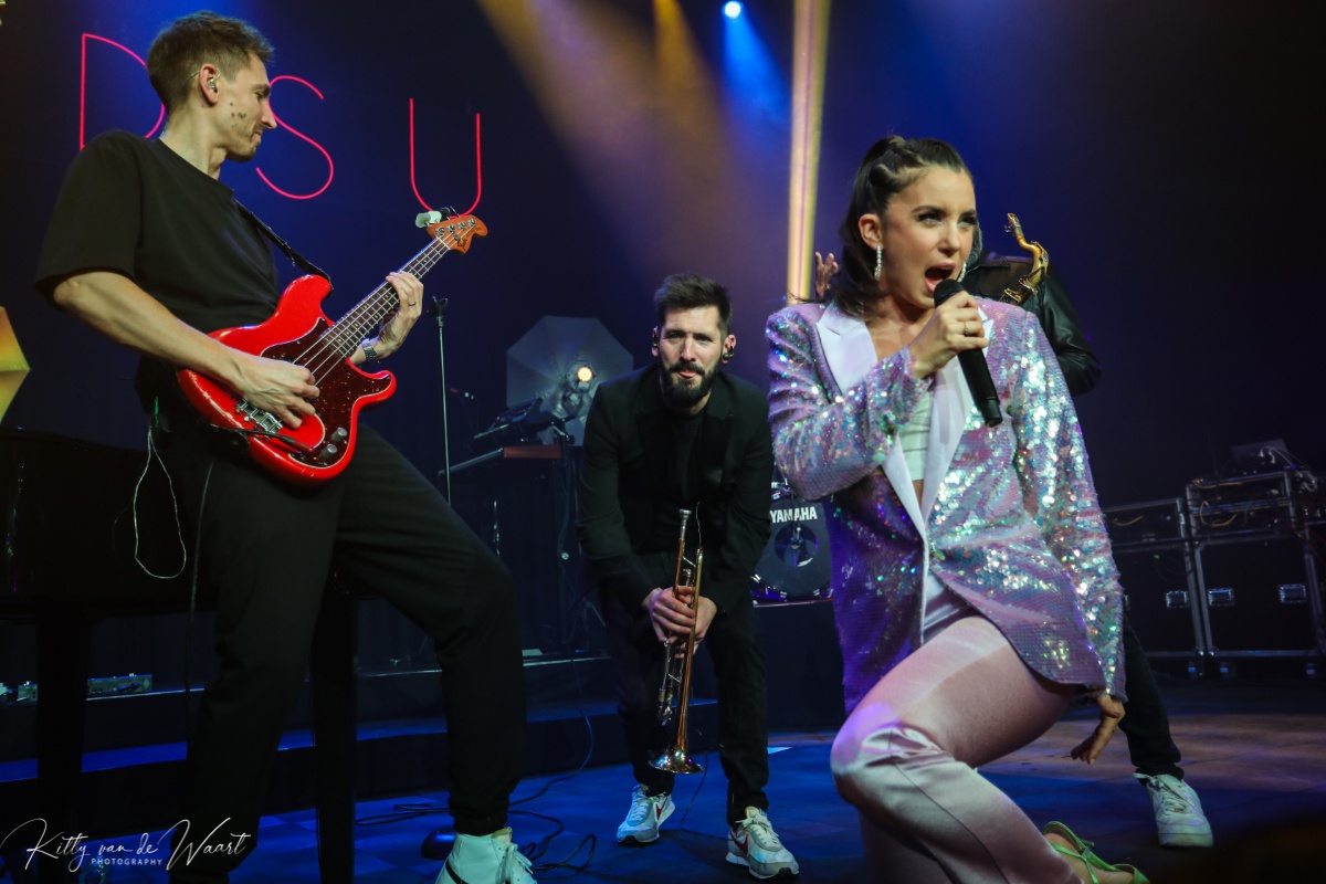 KARSU @ Effenaar, picture 48, photographed by Kitty van de Waart - FrontView Magazine