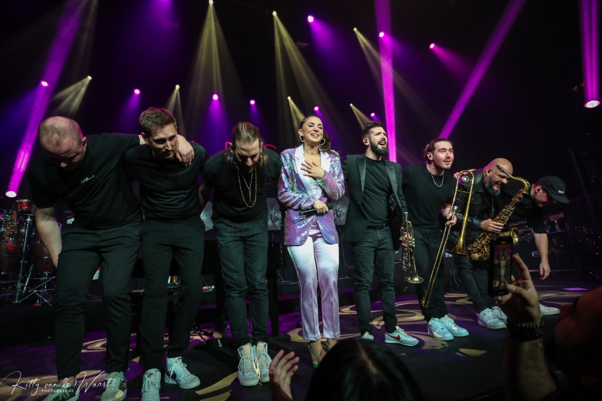 KARSU @ Effenaar, picture 50, photographed by Kitty van de Waart - FrontView Magazine