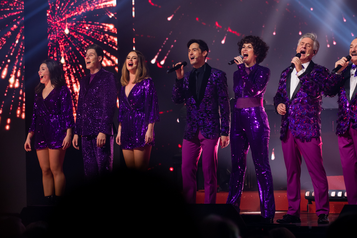 Première Winterrevue With Friends @ Theater Elckerlyc, picture 36, photographed by Goele Bormans - FrontView Magazine