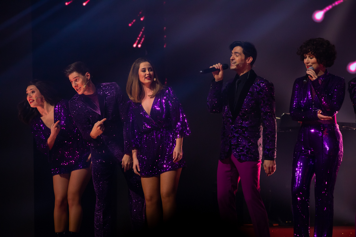 Première Winterrevue With Friends @ Theater Elckerlyc, picture 40, photographed by Goele Bormans - FrontView Magazine
