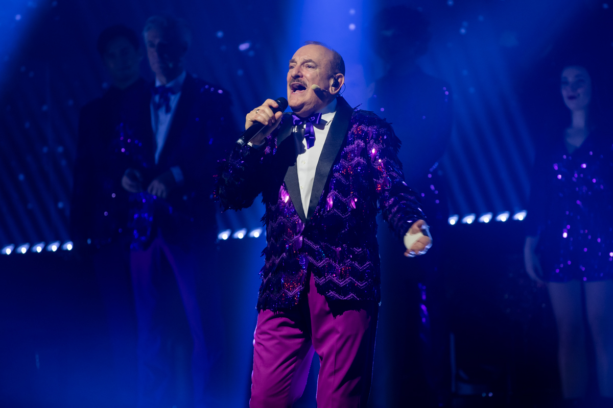 Première Winterrevue With Friends @ Theater Elckerlyc, picture 44, photographed by Goele Bormans - FrontView Magazine
