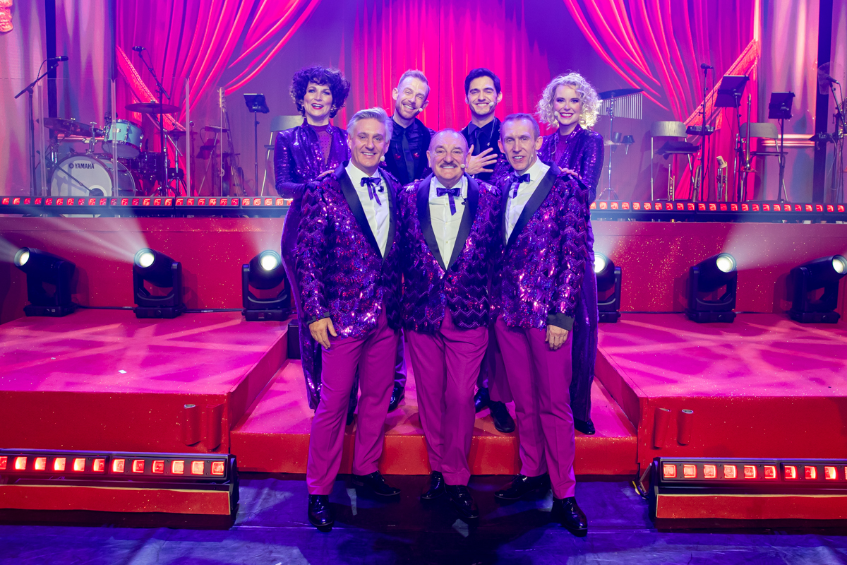 Première Winterrevue With Friends @ Theater Elckerlyc, picture 52, photographed by Goele Bormans - FrontView Magazine
