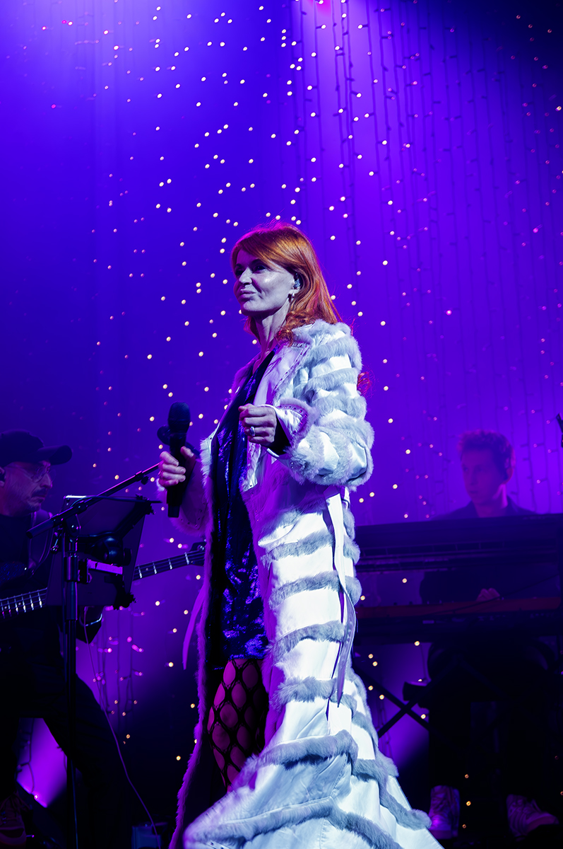 Axelle Red- A Very Special Christmas @ Het Depot, picture 4, photographed by Jurgen Van De Maele - FrontView Magazine