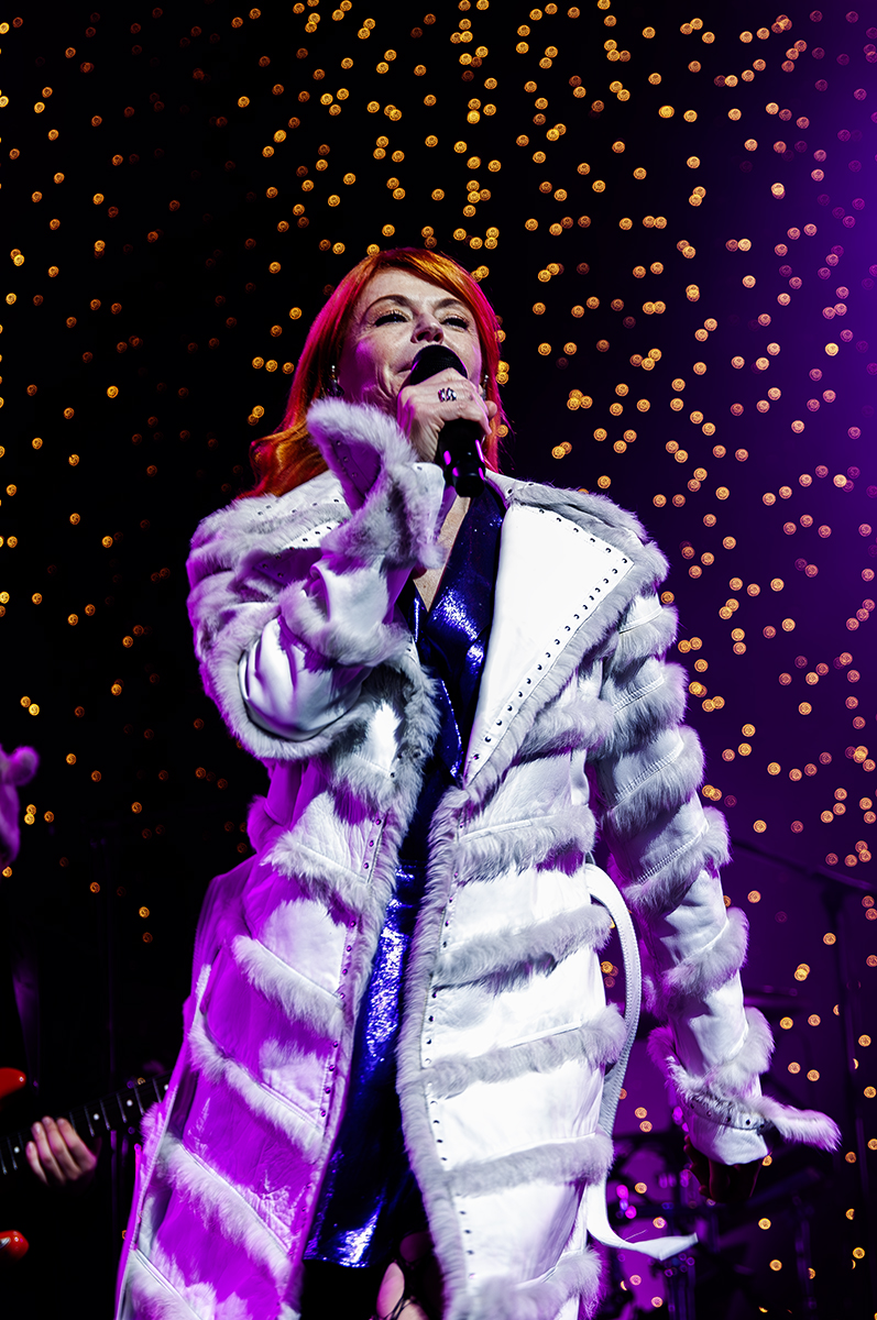 Axelle Red- A Very Special Christmas @ Het Depot, picture 5, photographed by Jurgen Van De Maele - FrontView Magazine