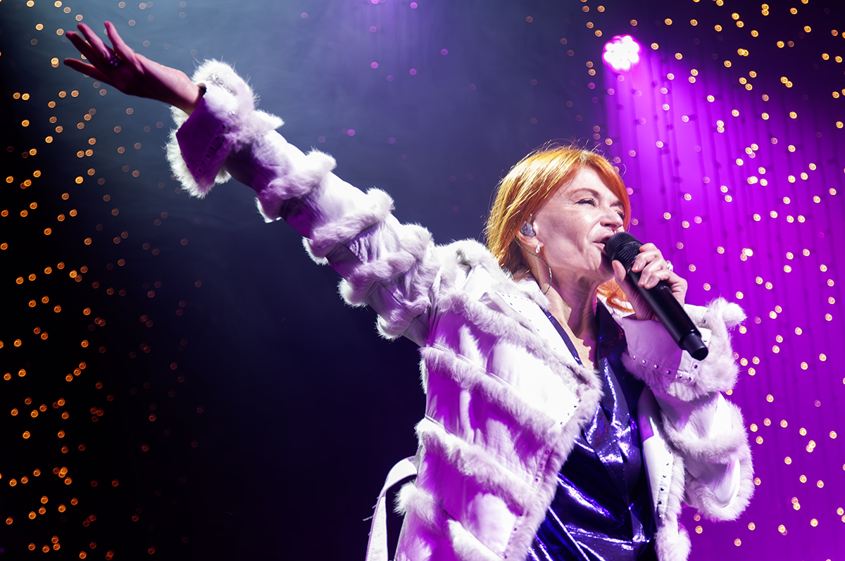 Axelle Red- A Very Special Christmas @ Het Depot, picture 7, photographed by Jurgen Van De Maele - FrontView Magazine