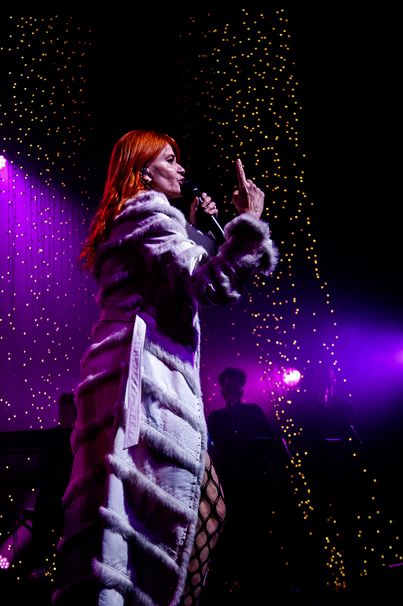 Axelle Red- A Very Special Christmas @ Het Depot, picture 9, photographed by Jurgen Van De Maele - FrontView Magazine