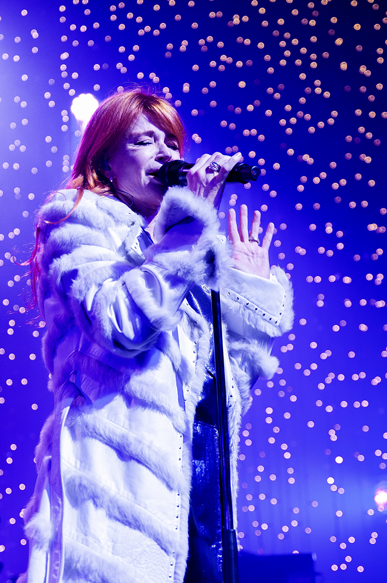 Axelle Red- A Very Special Christmas @ Het Depot, picture 10, photographed by Jurgen Van De Maele - FrontView Magazine