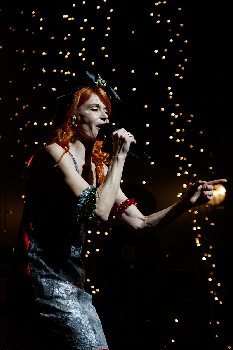Axelle Red- A Very Special Christmas @ Het Depot, picture 31, photographed by Jurgen Van De Maele - FrontView Magazine