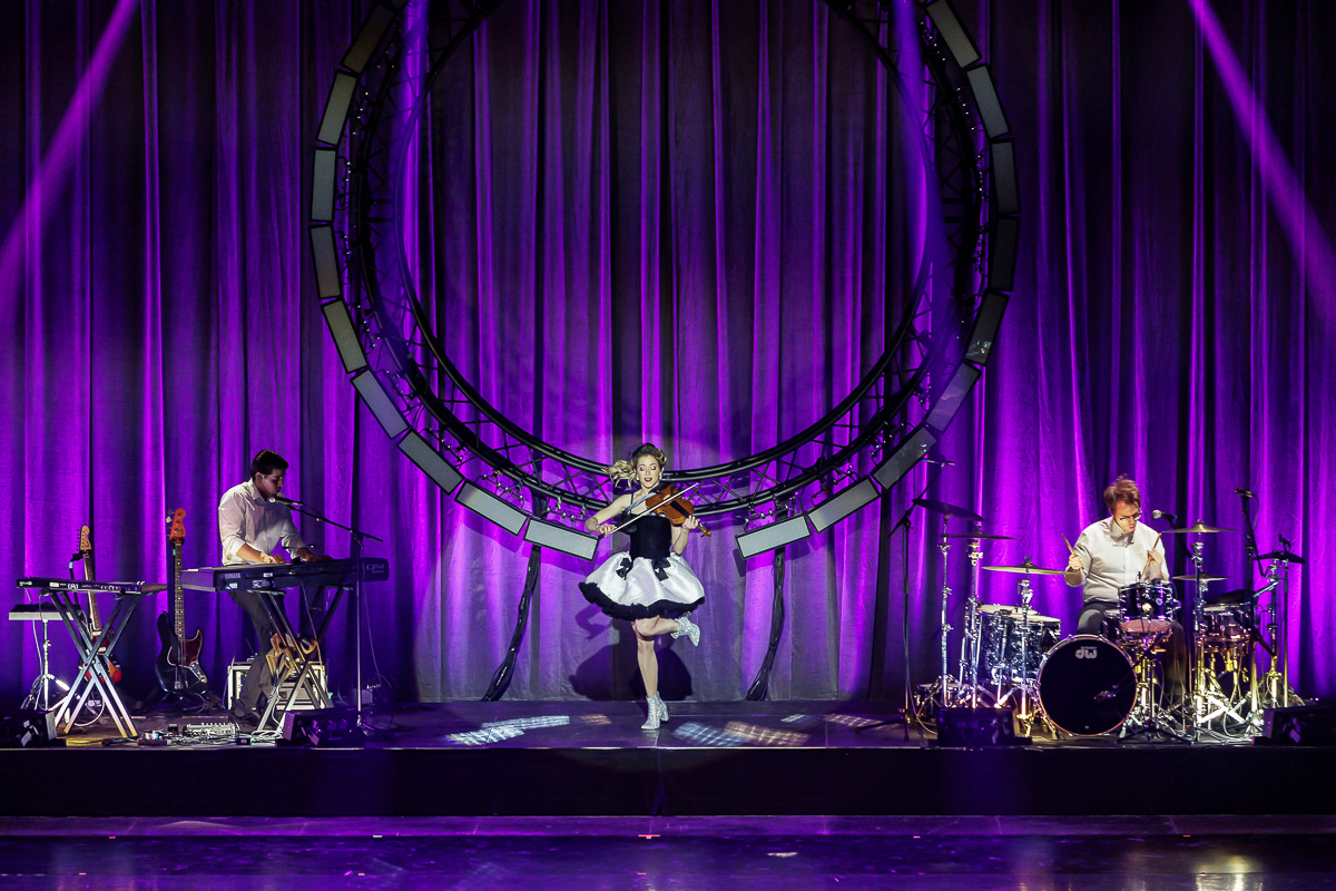 Lindsey Stirling - Snow Waltz Tour @ ING Arena, picture 22, photographed by Peter Smet - FrontView Magazine
