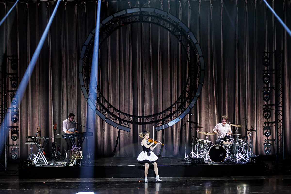 Lindsey Stirling - Snow Waltz Tour @ ING Arena, picture 23, photographed by Peter Smet - FrontView Magazine