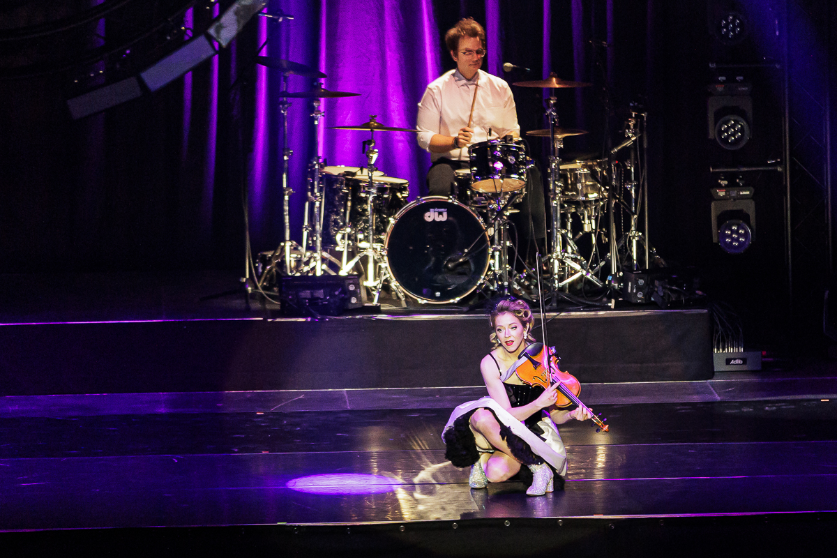 Lindsey Stirling - Snow Waltz Tour @ ING Arena, picture 24, photographed by Peter Smet - FrontView Magazine
