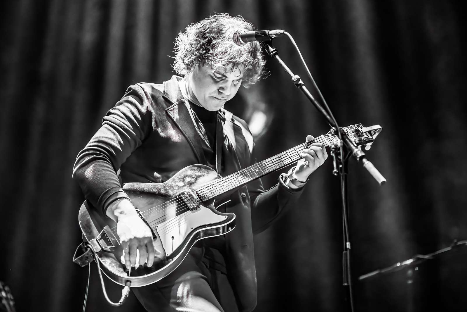 Jasper Steverlinck Live in De Roma, picture 3, photographed by Paul Jongeneelen - FrontView Magazine