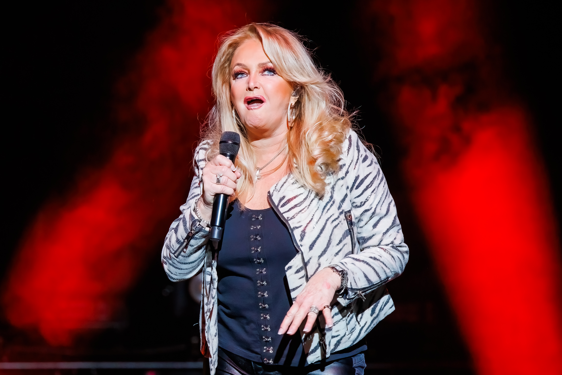 Bonnie Tyler Live in concert, picture 13, photographed by Paul Jongeneelen - FrontView Magazine