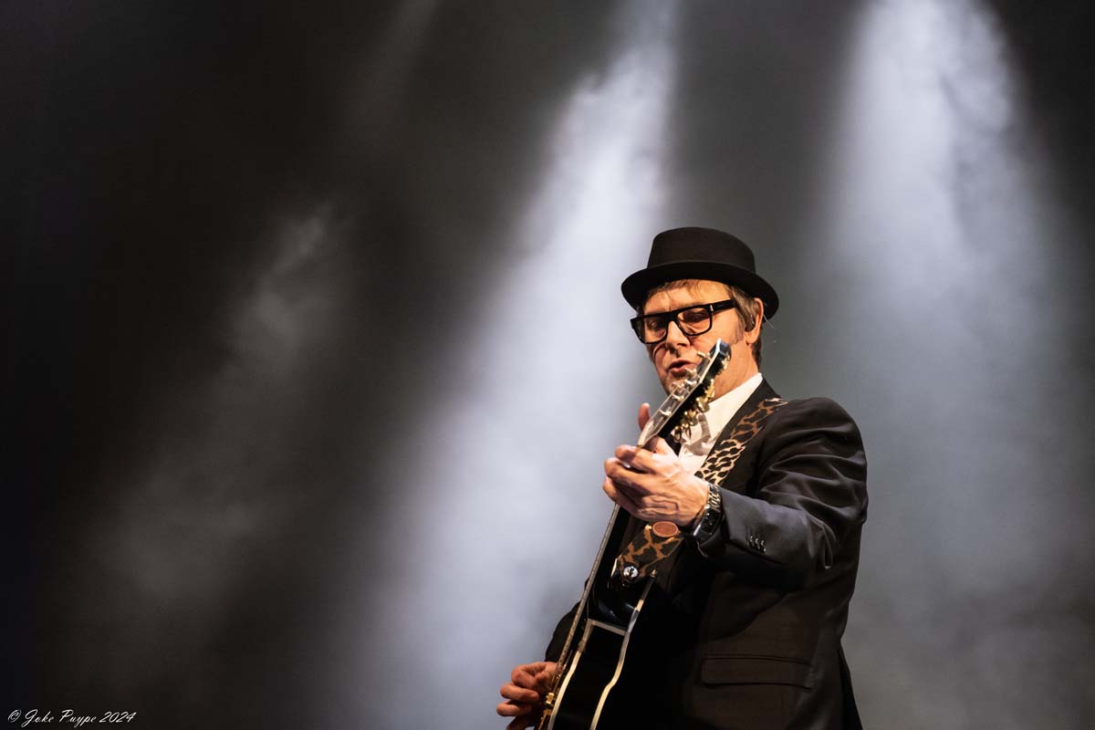 Hooverphonic: 20th Anniversary Tour @ De Warande, picture 13, photographed by FrontView Magazine