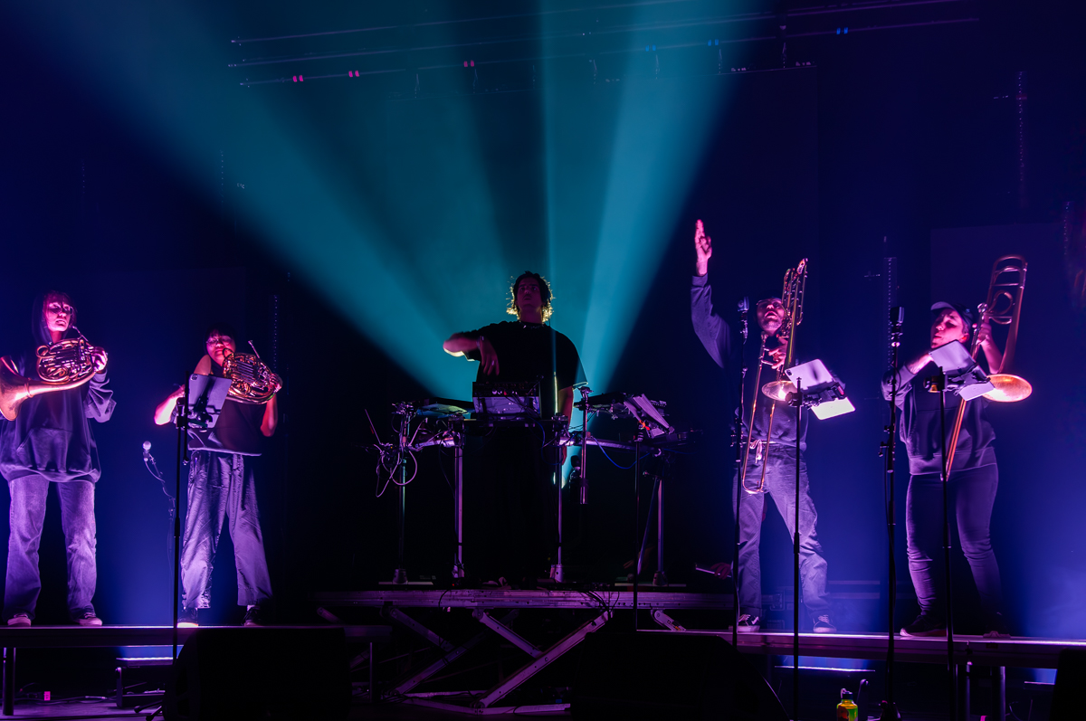 Apashe @ Ancienne Belgique, picture 11, photographed by Jurgen Van De Maele - FrontView Magazine