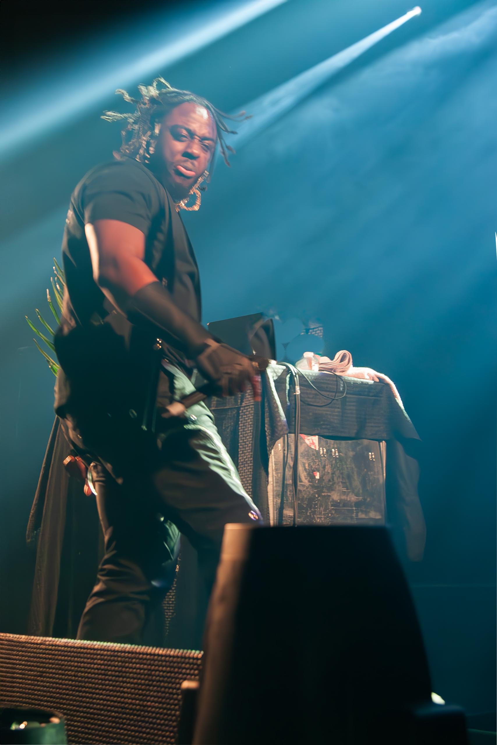Wasiu @ Ancienne Belgique, picture 1, photographed by Jurgen Van De Maele - FrontView Magazine