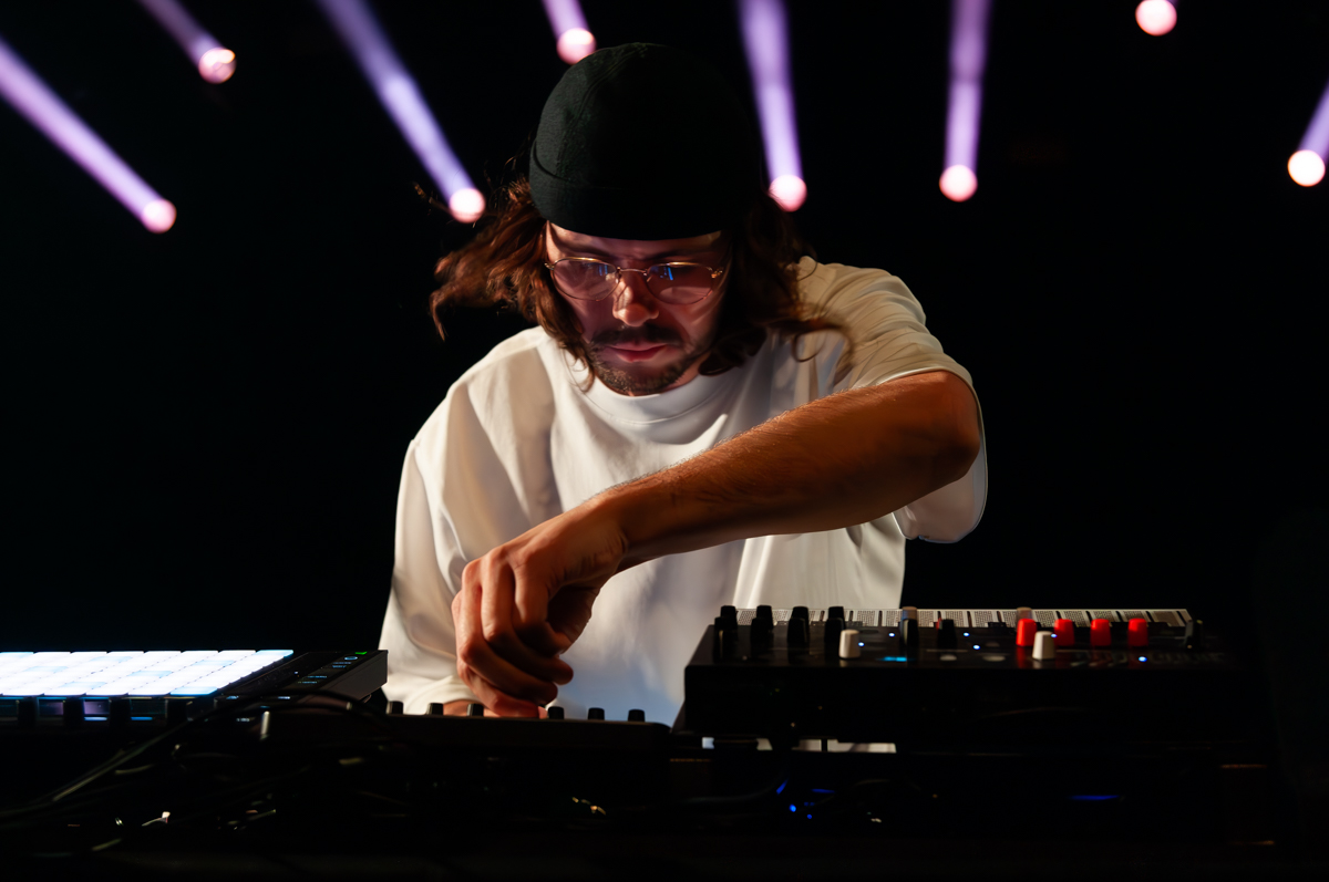 Zayka @ Ancienne Belgique, picture 11, photographed by Jurgen Van De Maele - FrontView Magazine