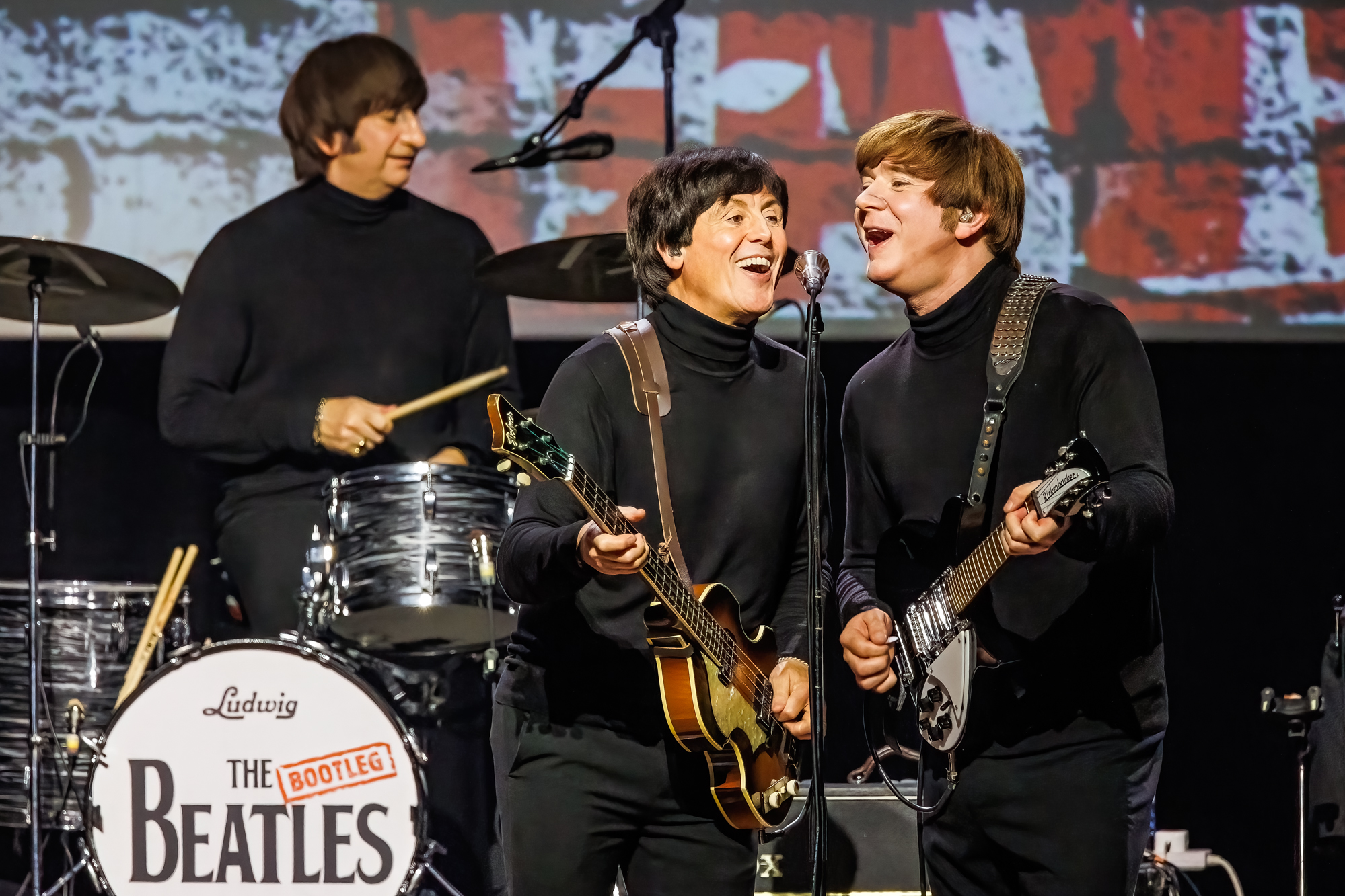 The Bootleg Beatles @ De Roma, picture 7, photographed by Paul Jongeneelen - FrontView Magazine