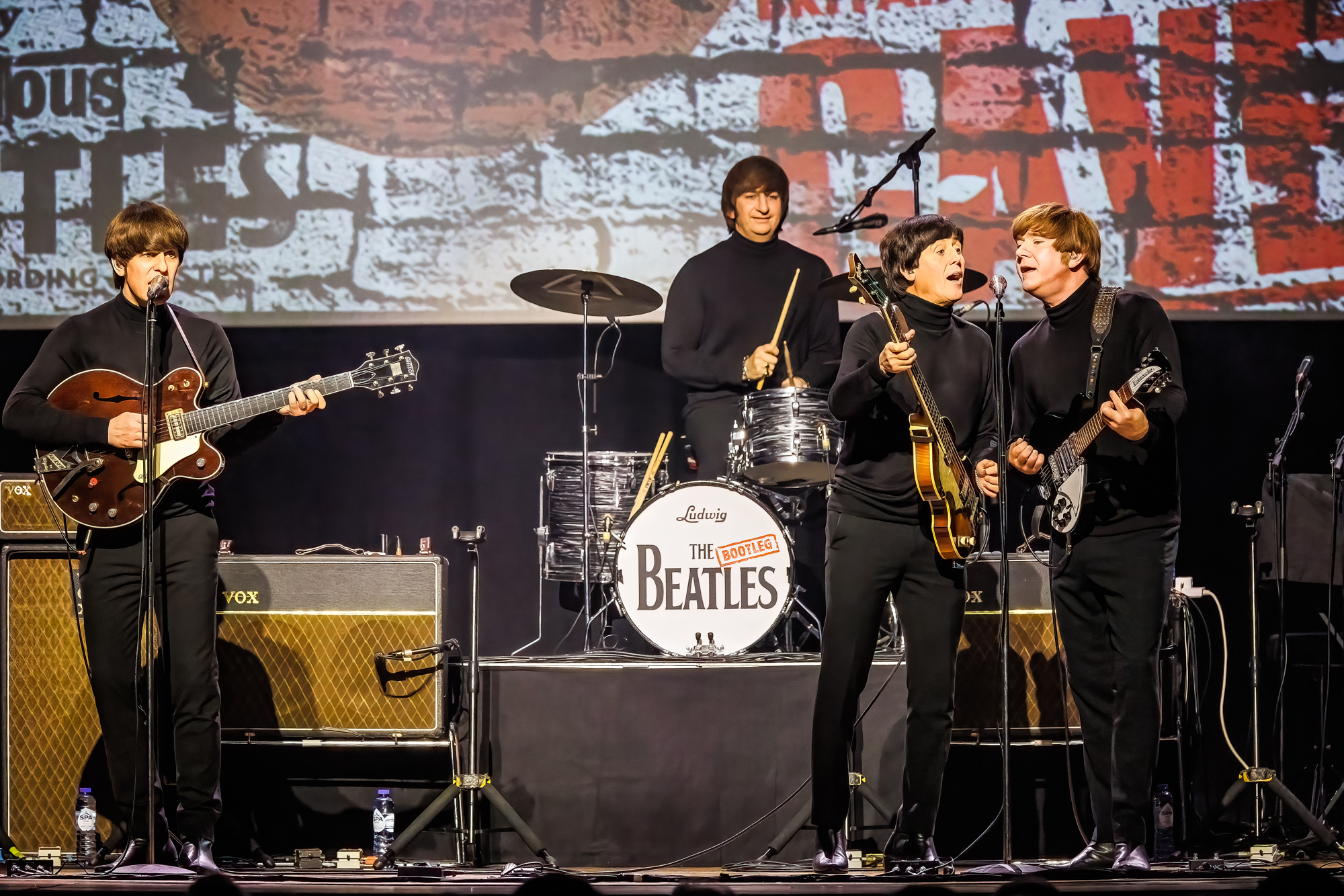 The Bootleg Beatles @ De Roma, picture 11, photographed by Paul Jongeneelen - FrontView Magazine