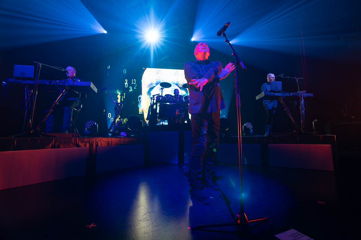 OMD @ Koninklijk Circus, picture 5, photographed by David Johnson - FrontView Magazine