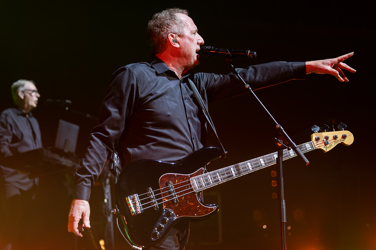 OMD @ Koninklijk Circus, picture 10, photographed by David Johnson - FrontView Magazine
