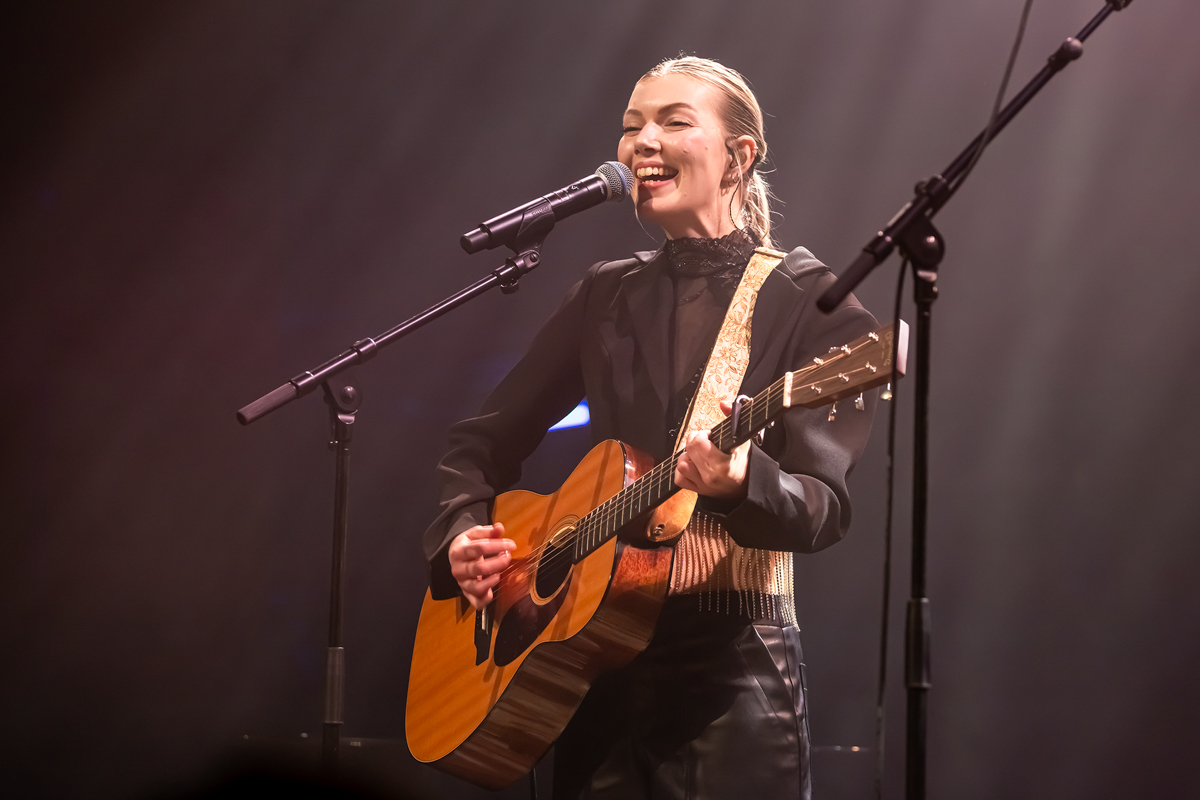 Hannah Mae @ De Roma, picture 2, photographed by dirk janssens - FrontView Magazine