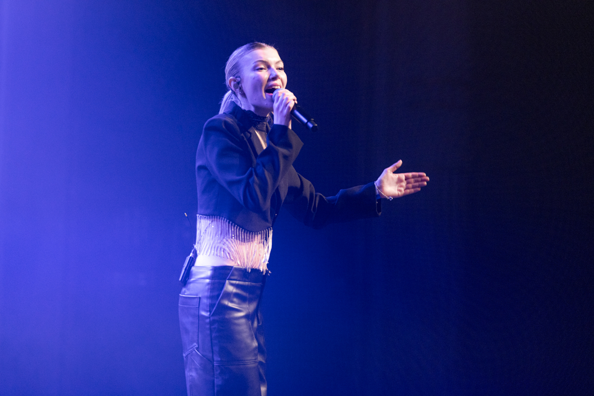 Hannah Mae @ De Roma, picture 6, photographed by dirk janssens - FrontView Magazine