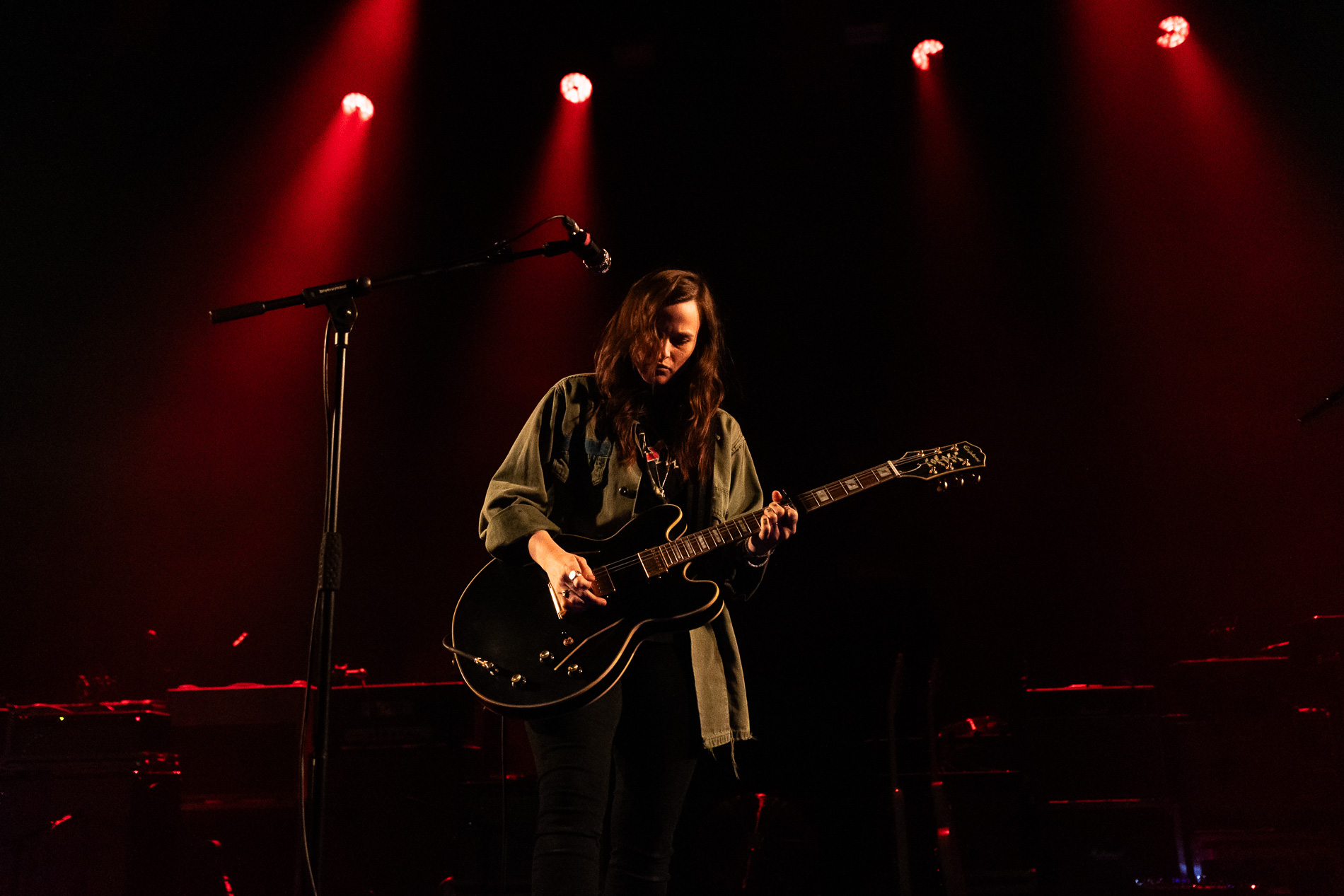 Emily Wolfe @ Ancienne Belgique, picture 1, photographed by Jürgen Bruynooghe - FrontView Magazine