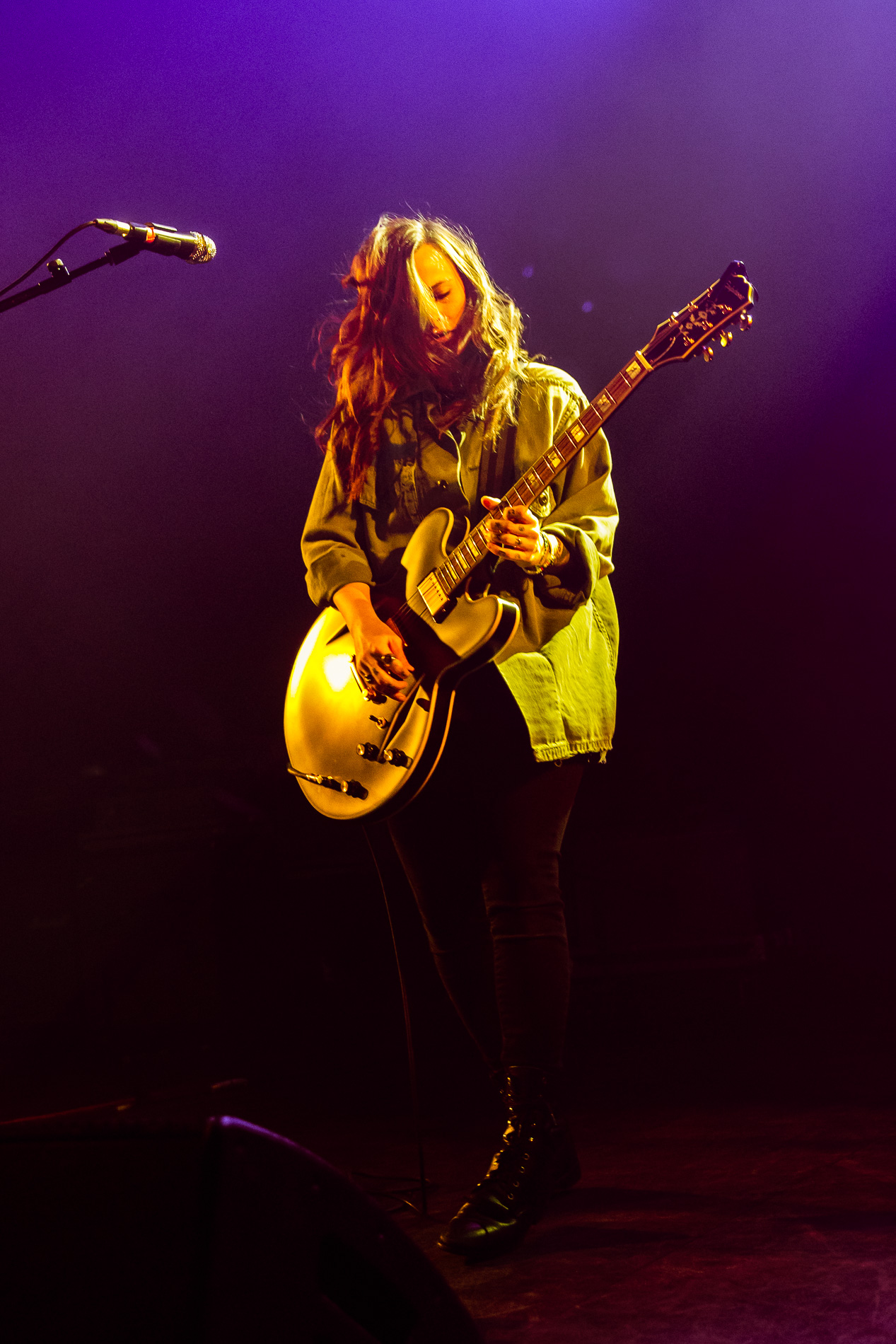 Emily Wolfe @ Ancienne Belgique, picture 16, photographed by Jürgen Bruynooghe - FrontView Magazine