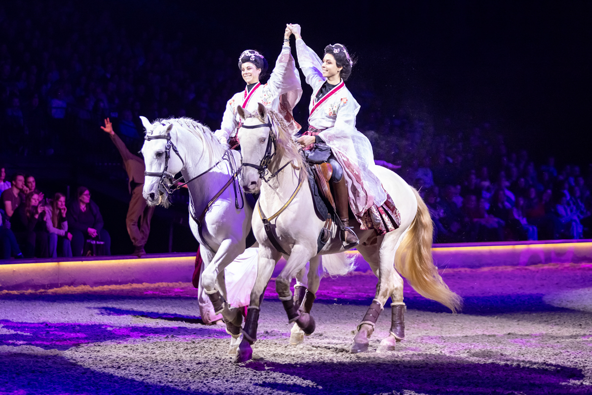 Cavalluna Land Of A Thousand Dreams show @ Sportpaleis, foto 5, foto's door dirk janssens - FrontView Magazine