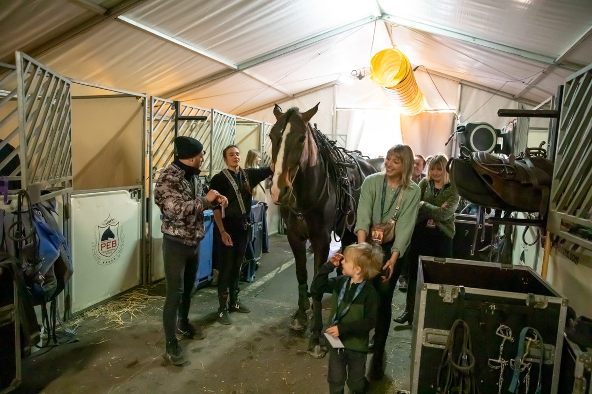 Cavalluna "Land Of A Thousand Dreams" stables tour @ Sportpaleis, foto 12, foto's door dirk janssens - FrontView Magazine