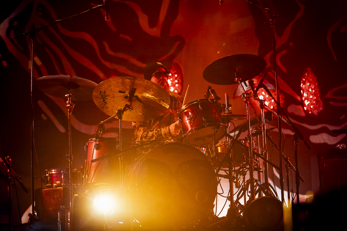 Black Pumas @ Vorst Nationaal, picture 19, photographed by Peter Smet - FrontView Magazine