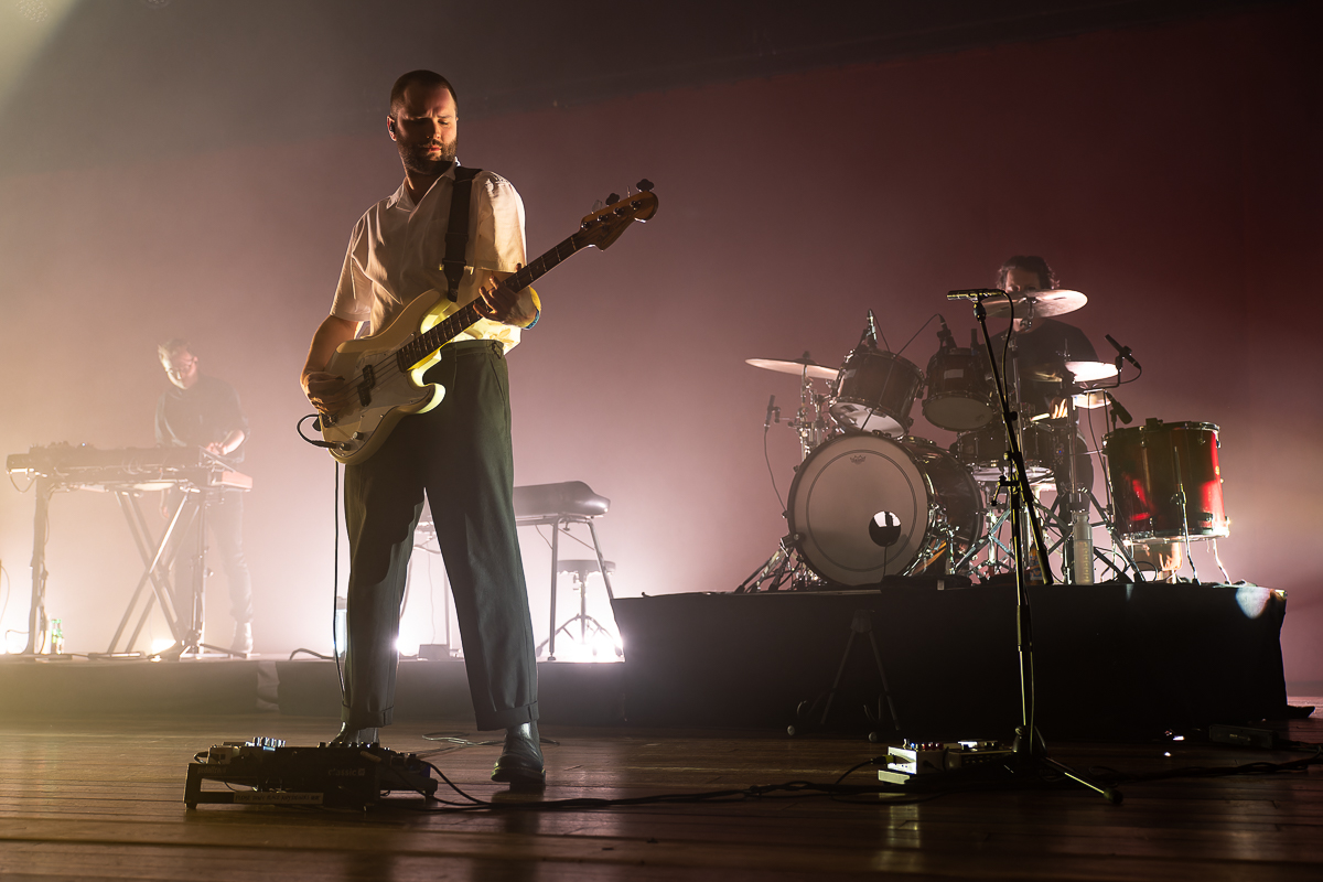 Whispering Sons @ De Roma, picture 5, photographed by David Johnson - FrontView Magazine