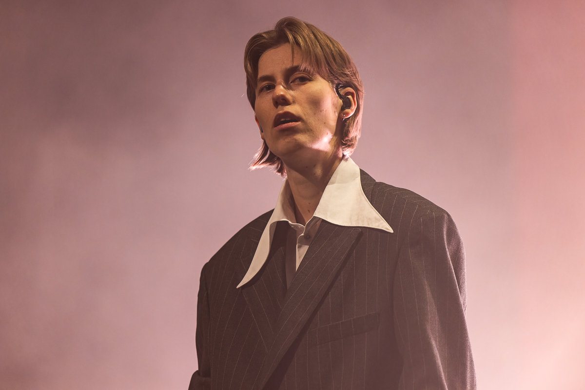 Whispering Sons @ De Roma, picture 7, photographed by David Johnson - FrontView Magazine