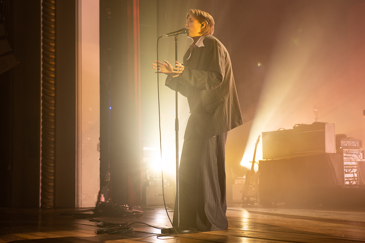 Whispering Sons @ De Roma, picture 9, photographed by David Johnson - FrontView Magazine