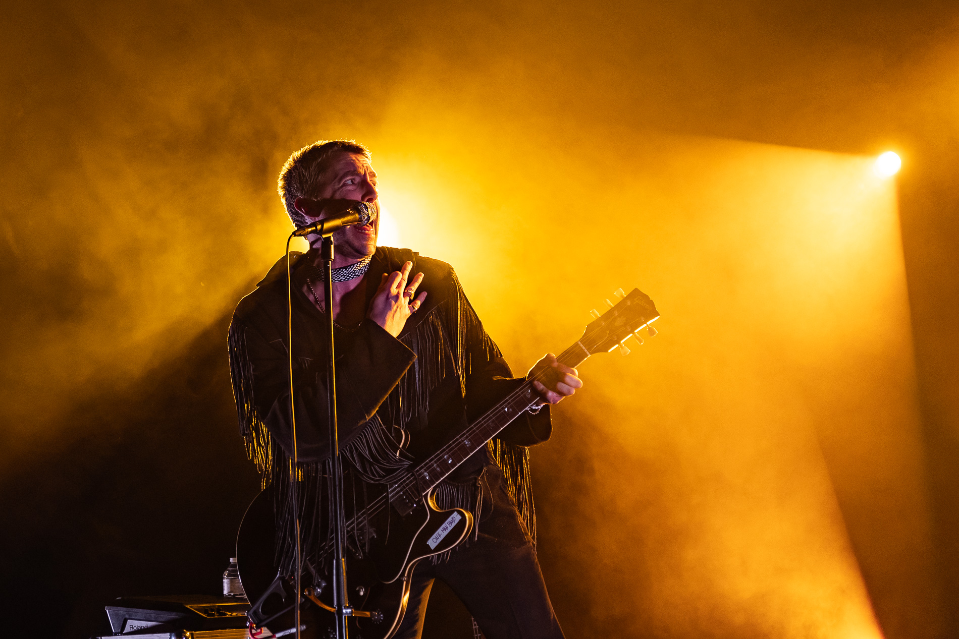 Miles Kane @ Bootstraat, picture 4, photographed by Jürgen Bruynooghe - FrontView Magazine